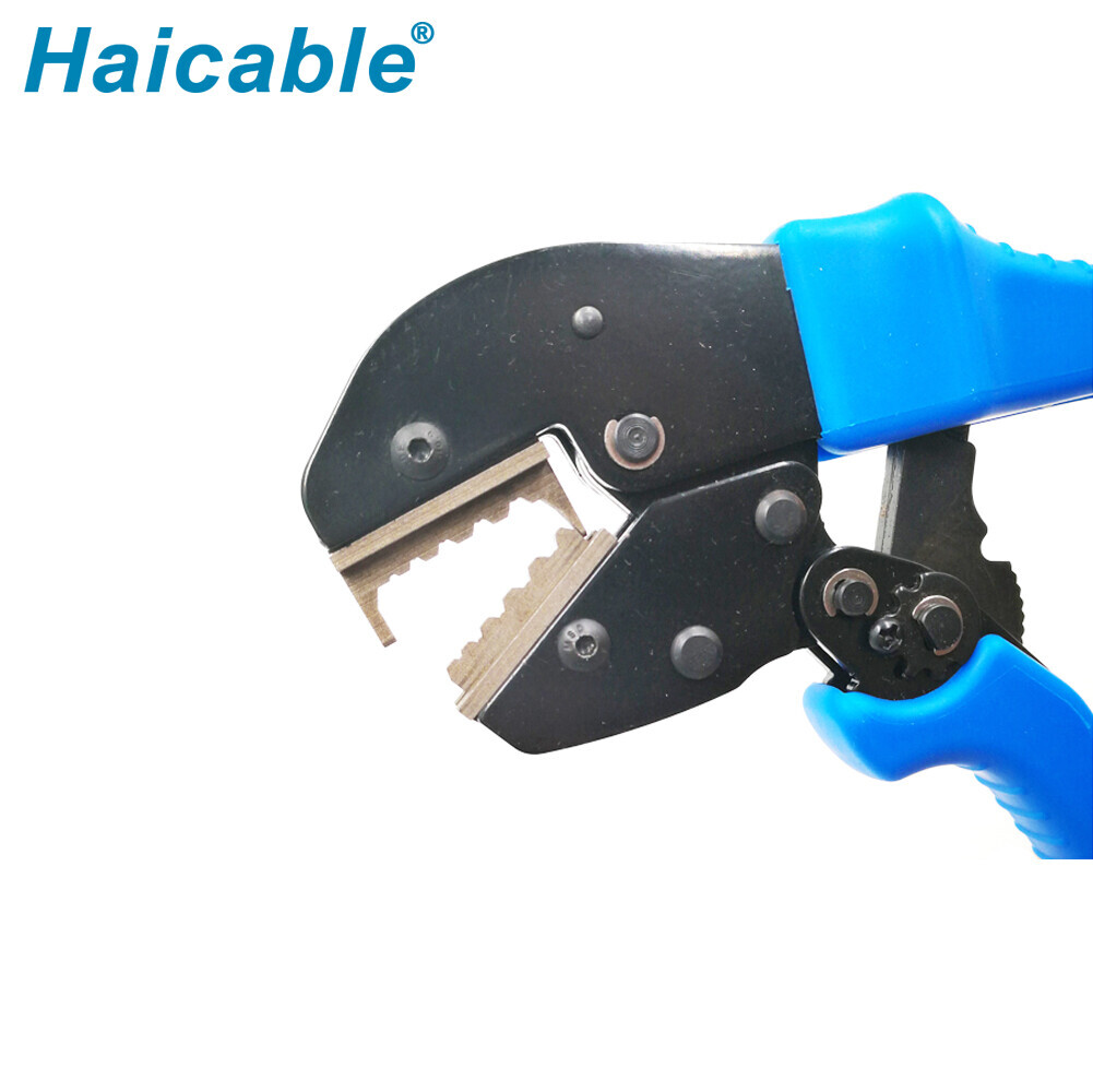 Outils de sertissage pour fiches de contact tournées des compagnies aériennes AP-156