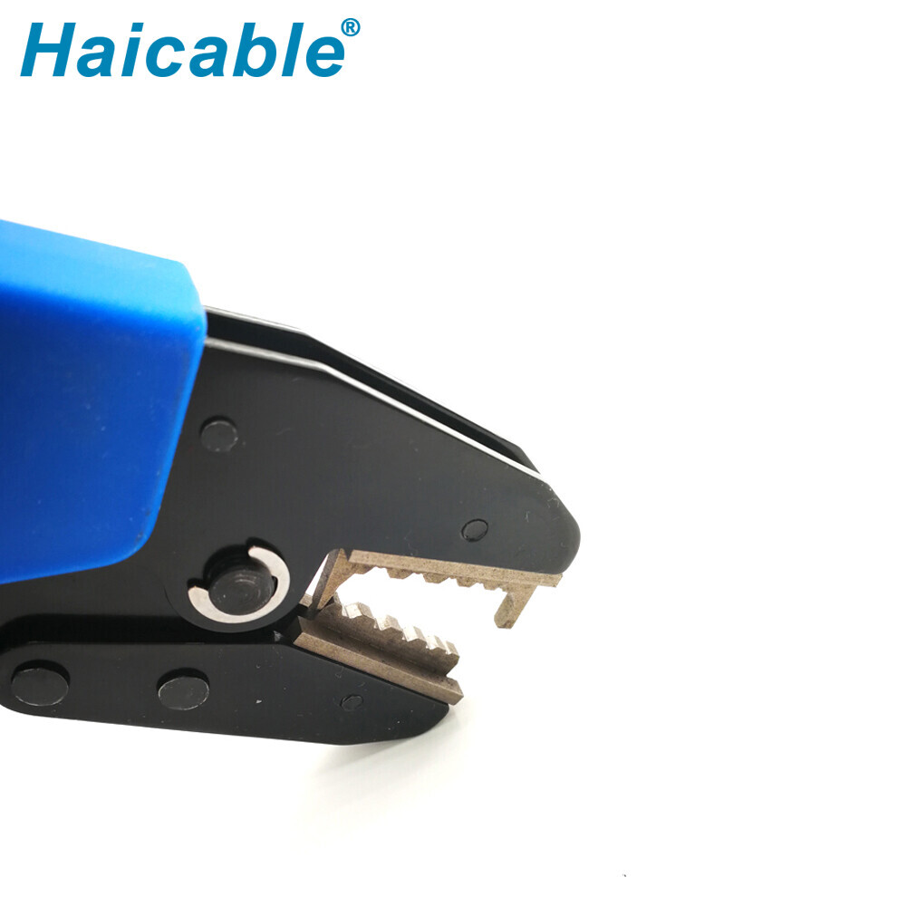 Outils de sertissage pour fiches de contact tournées des compagnies aériennes AP-156