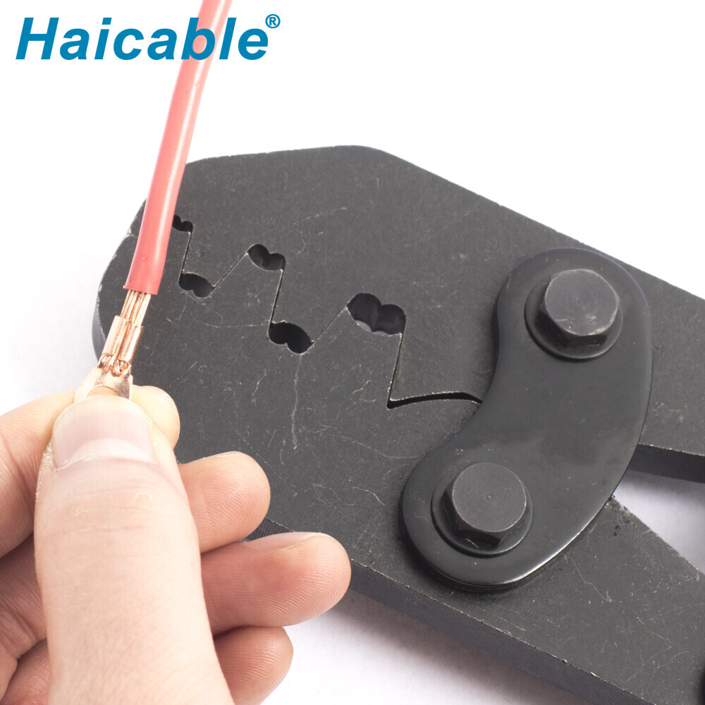 Outils de sertissage pour cosses à nez ouvert pour câbles 5-80A HLX-0580A