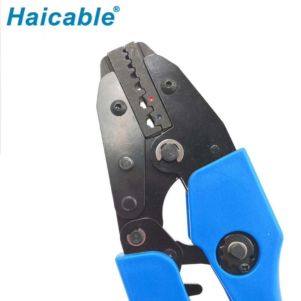 Manchon d'extrémité de cordon et outils de sertissage pour bornes isolées AN-06WF2C