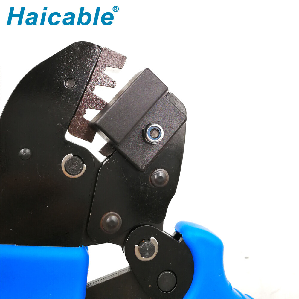 Outils de sertissage pour connecteurs Powerpole 15/30 et 45 Amp AP-153045