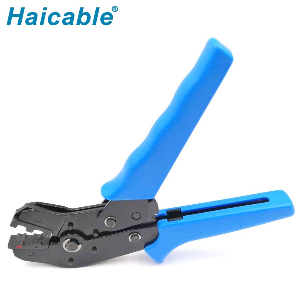 Bornes isolées et outil de sertissage pour connecteurs SN-0725