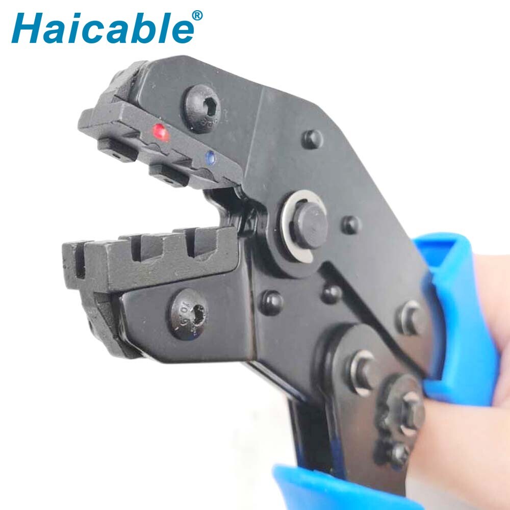 Bornes isolées et outil de sertissage pour connecteurs SN-0725