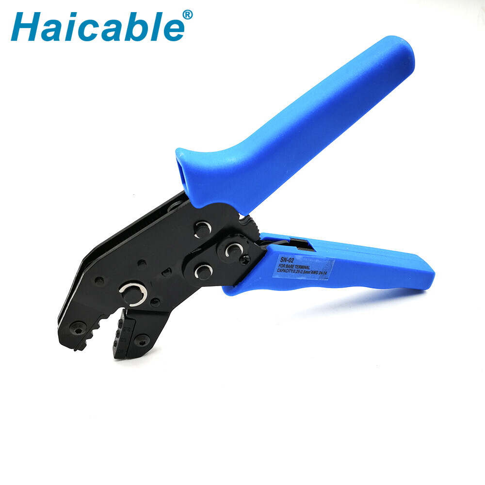 Bornes non isolées et outils de sertissage pour connecteurs SN-02