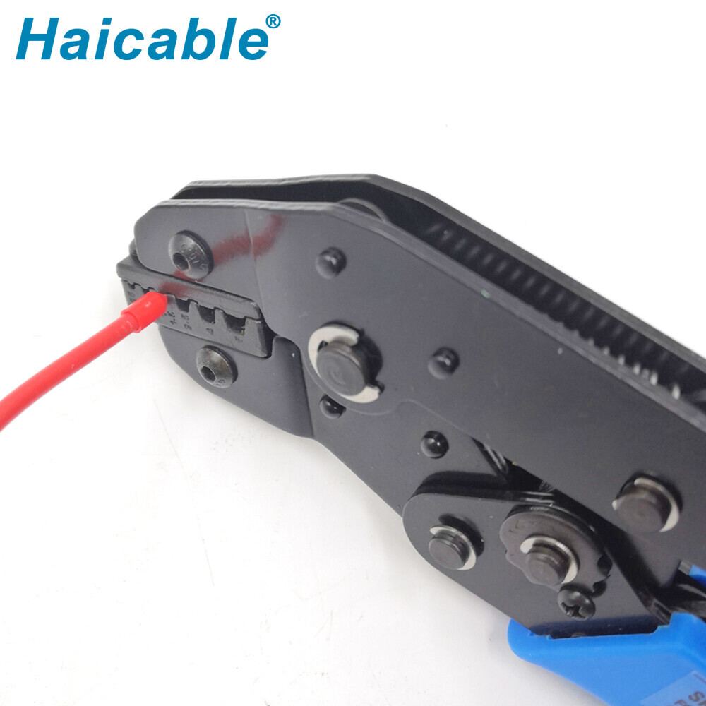 Outil de sertissage de manchon d'extrémité de câble SN-06WF