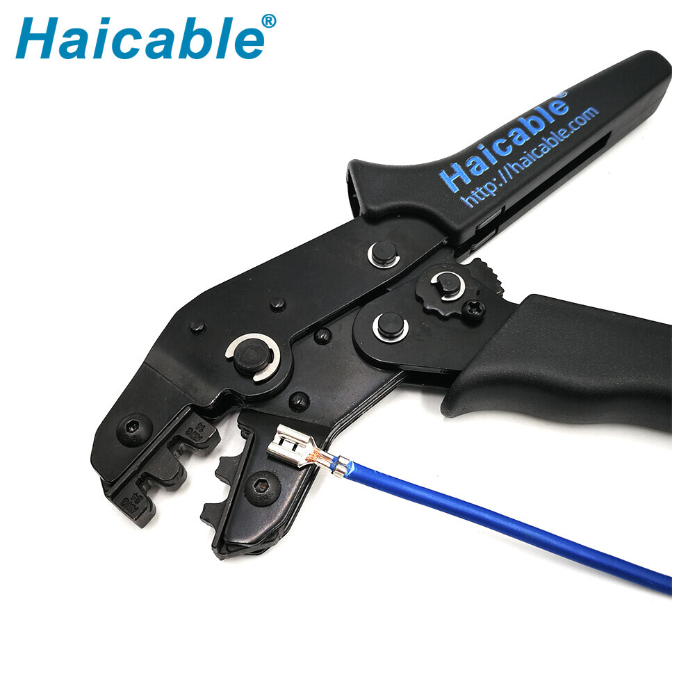 Bornes non isolées et outils de sertissage à languette SN-11011