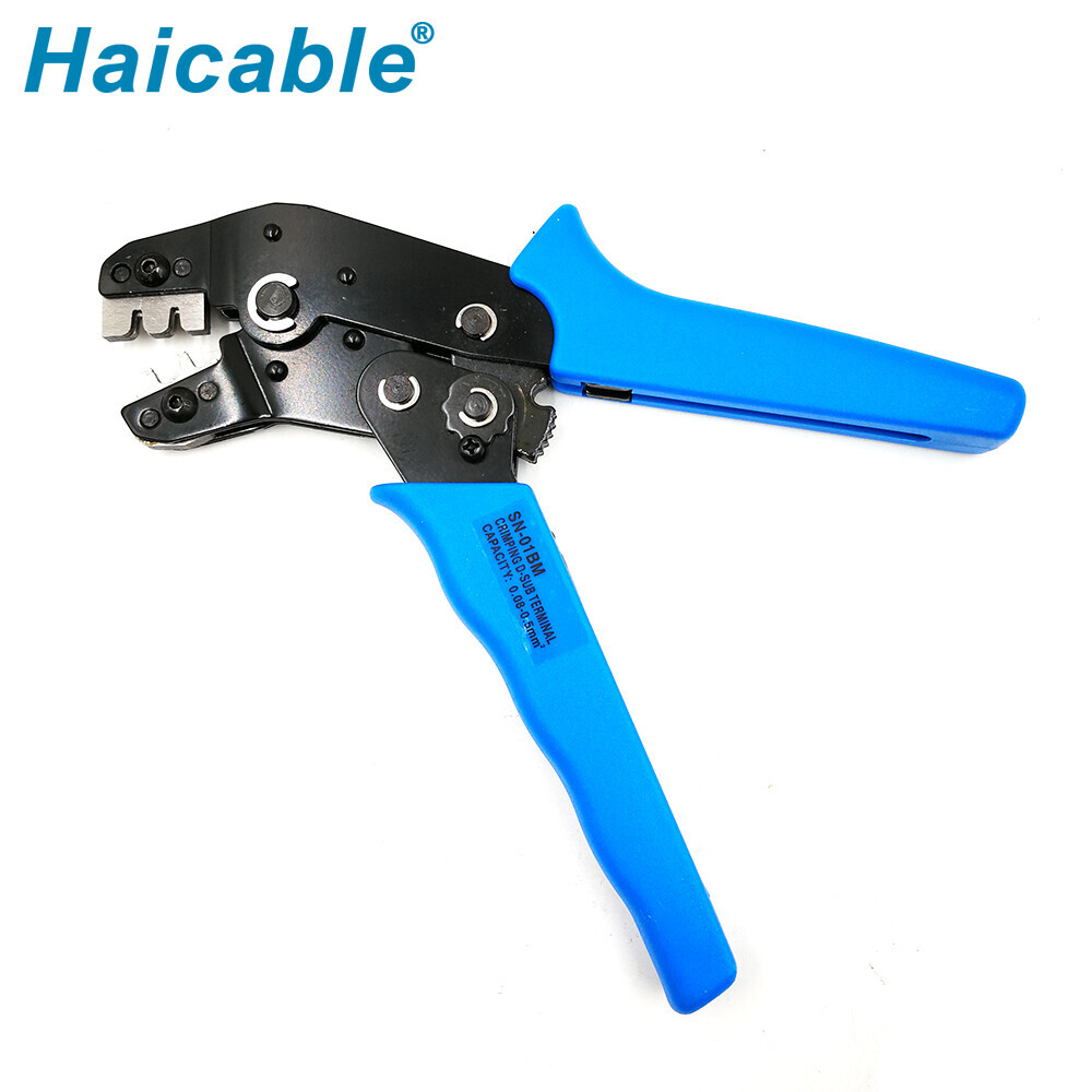 Outils de sertissage pour connecteurs D-Sub SN-01BM/03BM