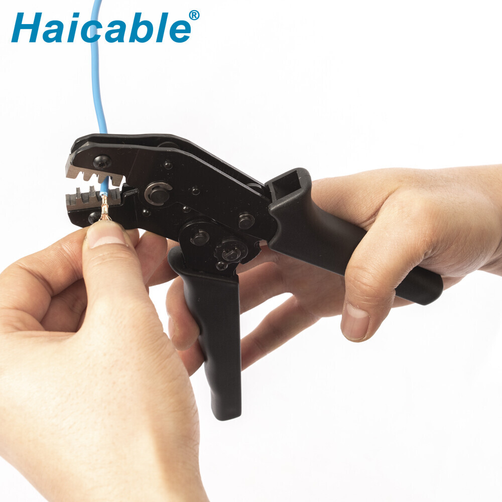 Outils à cliquet pour sertissage de bornes Dupont