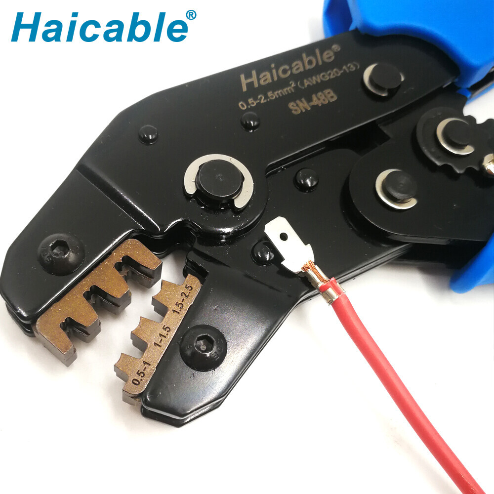 Douilles non isolées et outil de sertissage à languette SN-48B