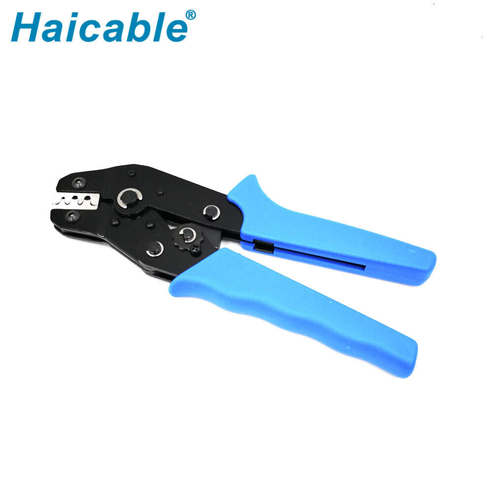 Bornes non isolées et outil de sertissage pour connecteurs SN-025B Bornes non isolées et outil de sertissage pour connecteurs SN-025B