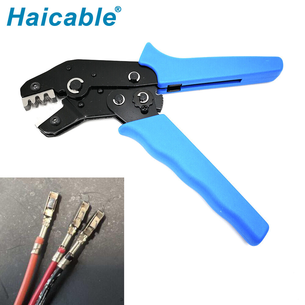 Bornes non isolées et outil de sertissage pour connecteurs SN-025B