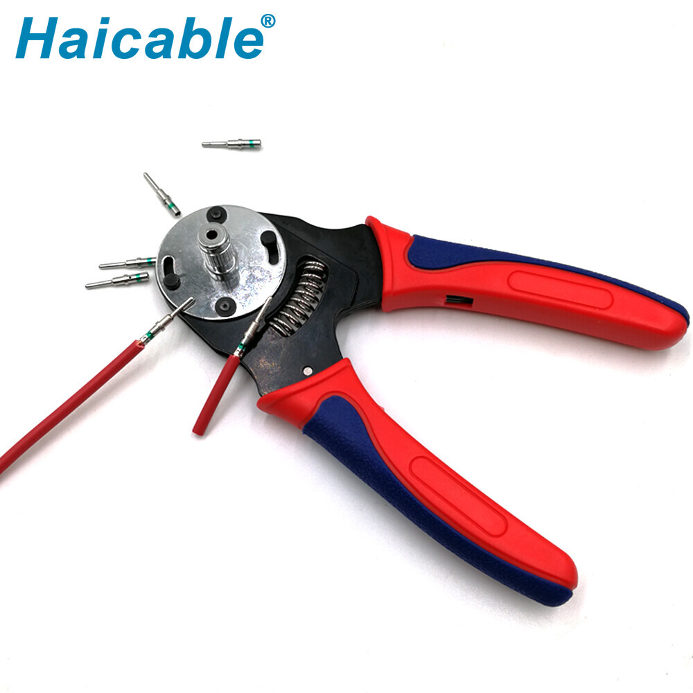 Outils de sertissage Deutsch et Amphenol pour bornes à barillet fermé LXL-1418