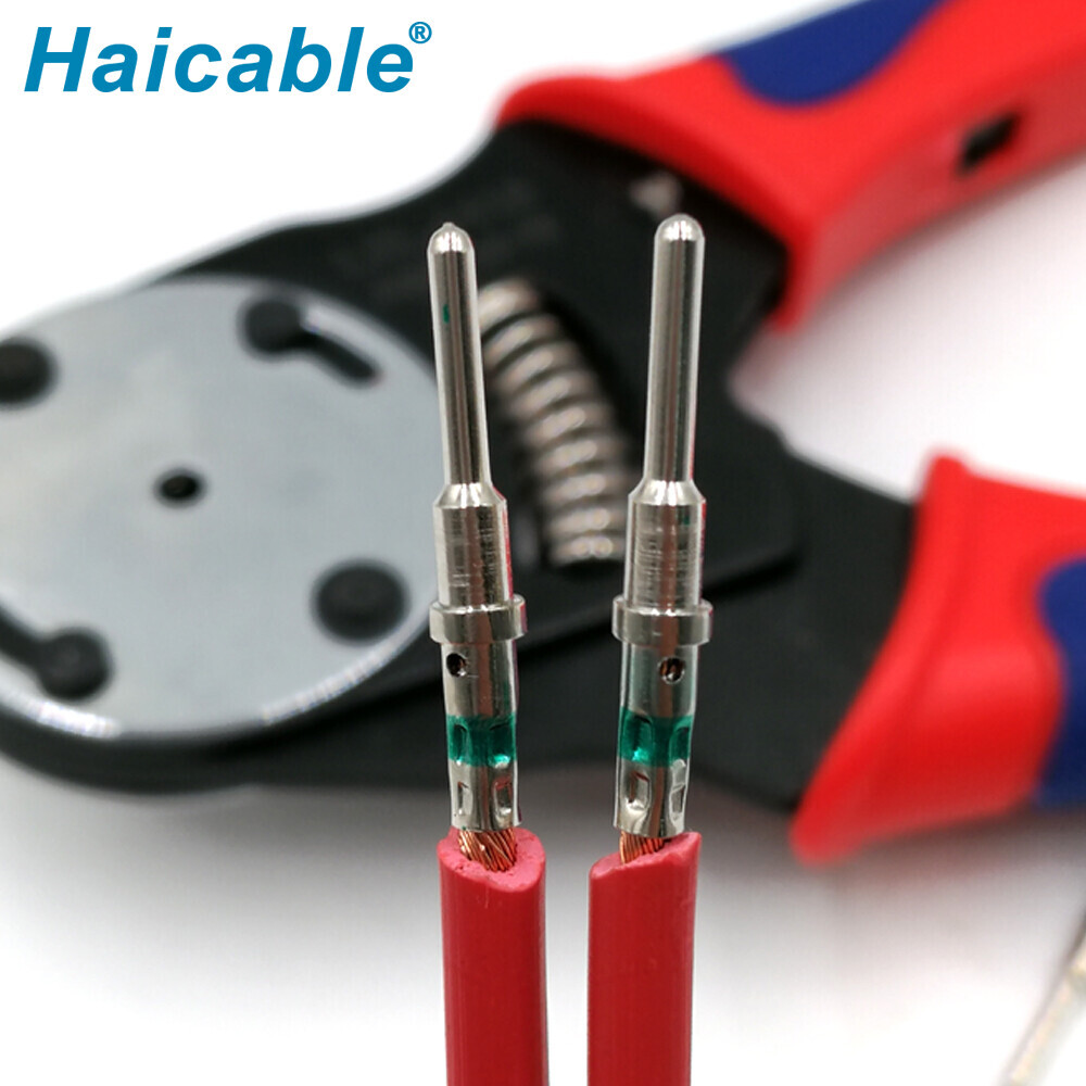 Outils de sertissage Deutsch et Amphenol pour bornes à barillet fermé LXL-1418