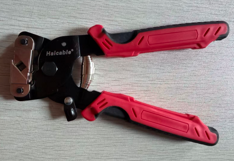 Outils portables de sertissage d'embouts de fil 