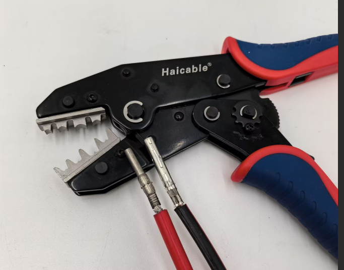 Outils de sertissage solaires jusqu'à 10mm2 pour MC4