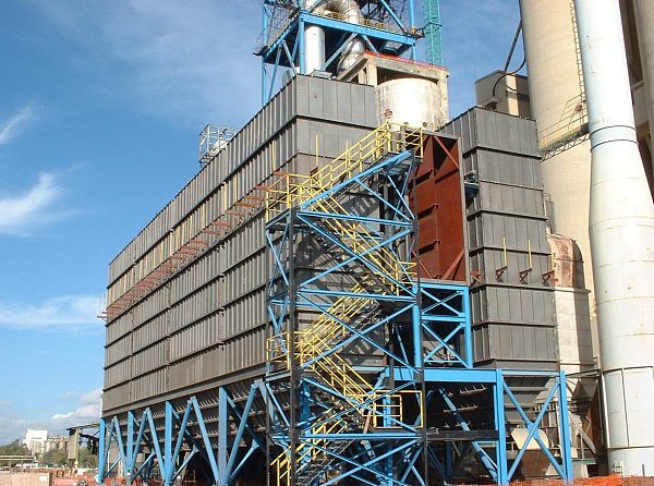 Serves as the core filtration component for various industrial dust collectors, ensuring dust removal efficiency