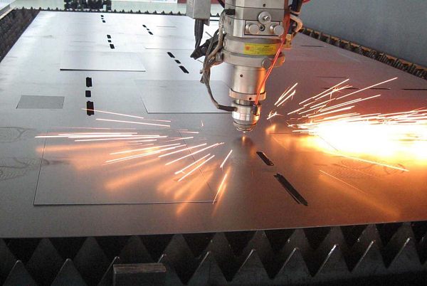 Effectively filters industrial fumes generated by plasma cutting, laser operations, welding fumes, etc.