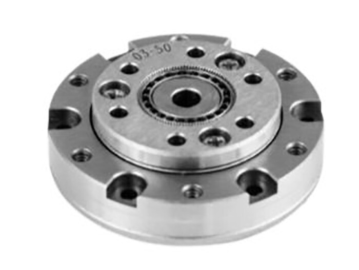 Harmonique Compact à Style Chapeau Haut avec Dimensions Axiales Réduites