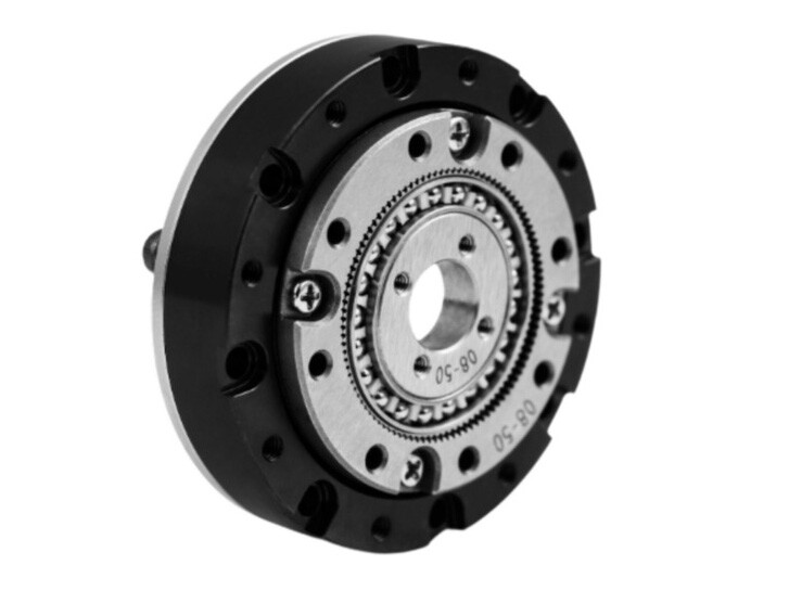 Harmonique Compact à Style Chapeau Haut avec Dimensions Axiales Réduites