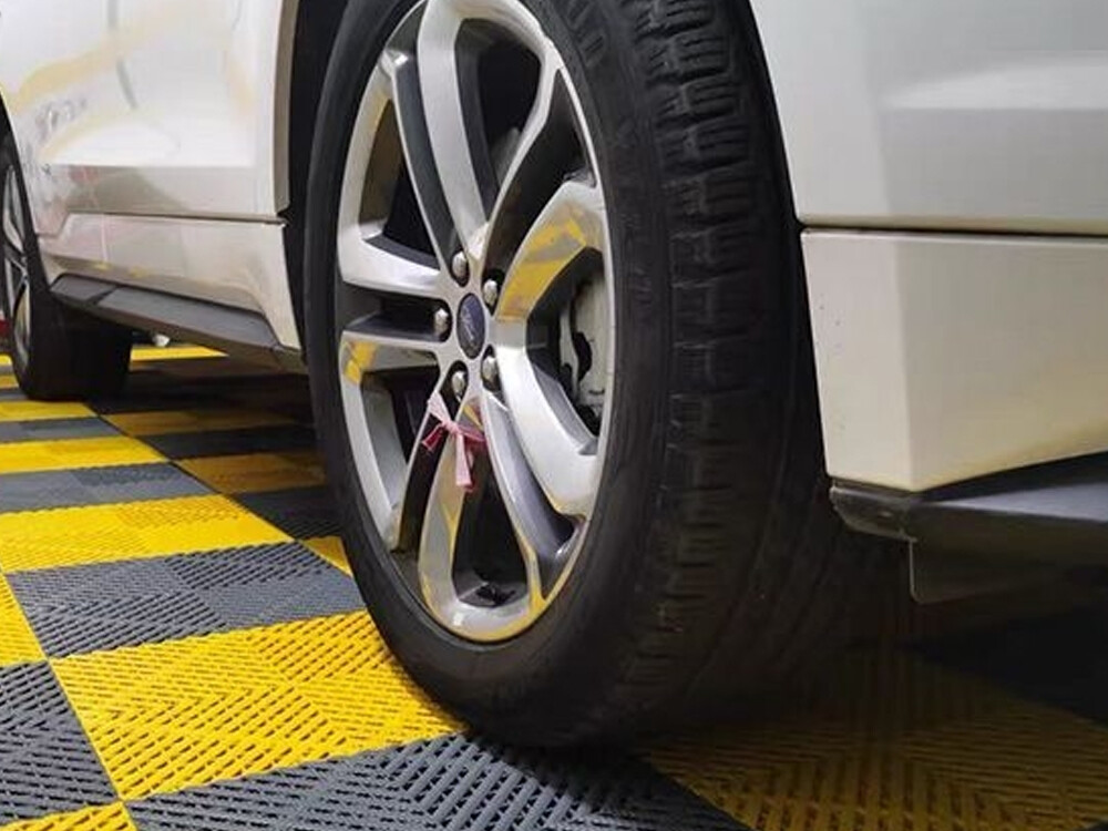 Tapis de sol en PVC emboîtables pour lavage de voiture, antidérapants et drainants