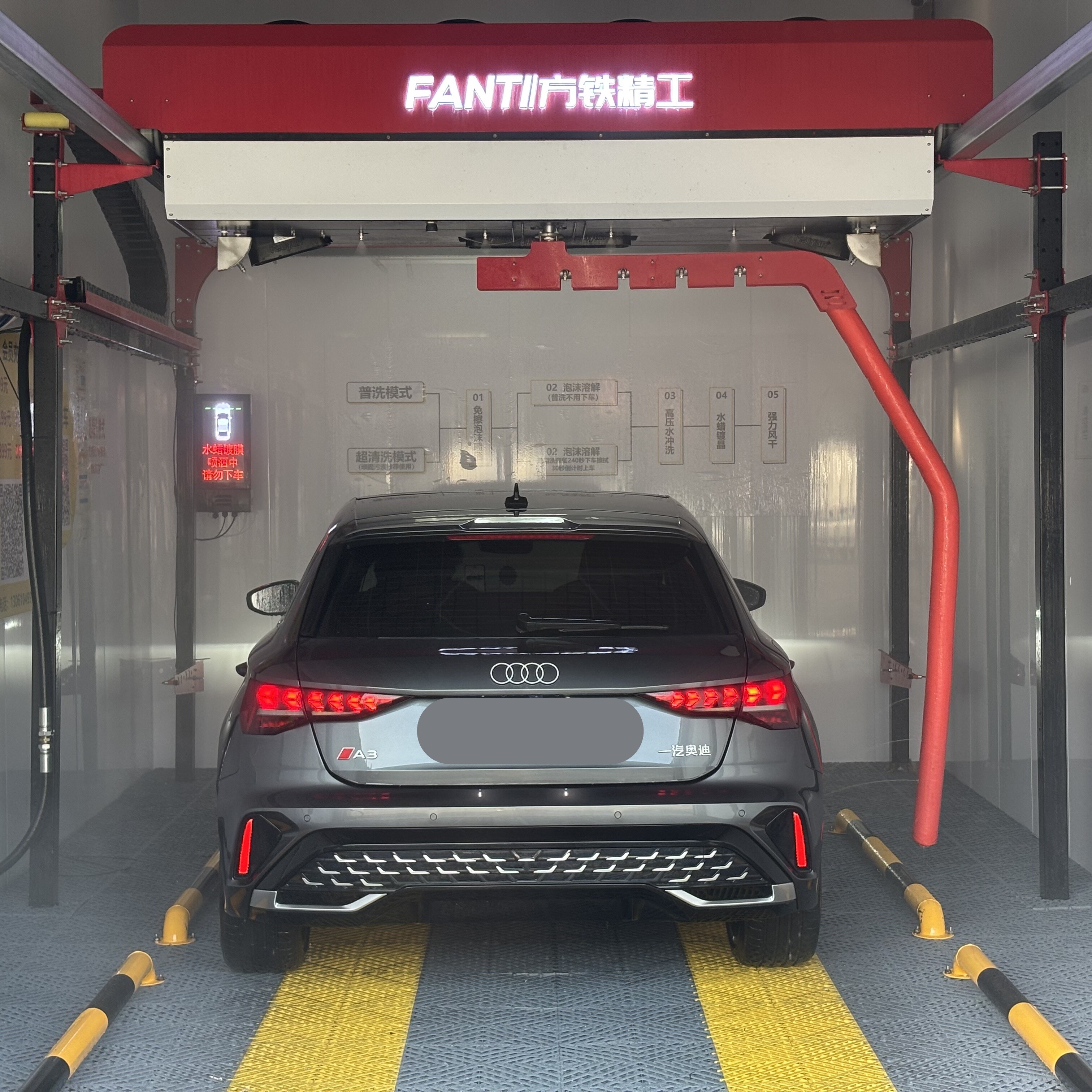 Carclean vs produits chimiques traditionnels : guide d'approvisionnement pour les chaînes de lavage automobile