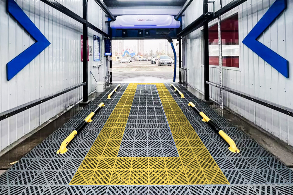 Solução personalizada de lavagem de carros com máquinas de lavagem sem contato para clientes internacionais.