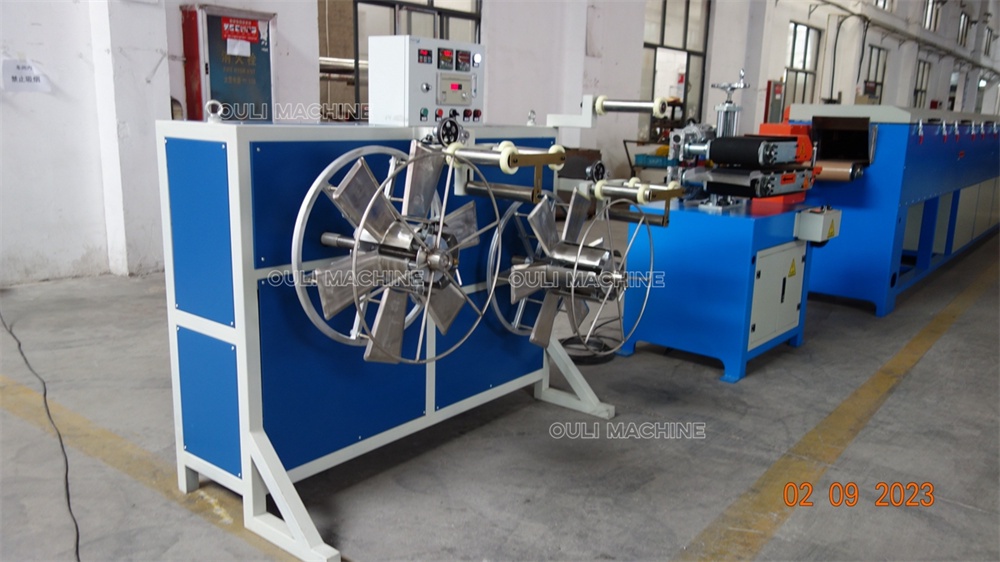 Ligne de production d'extrusion de profilés en caoutchouc