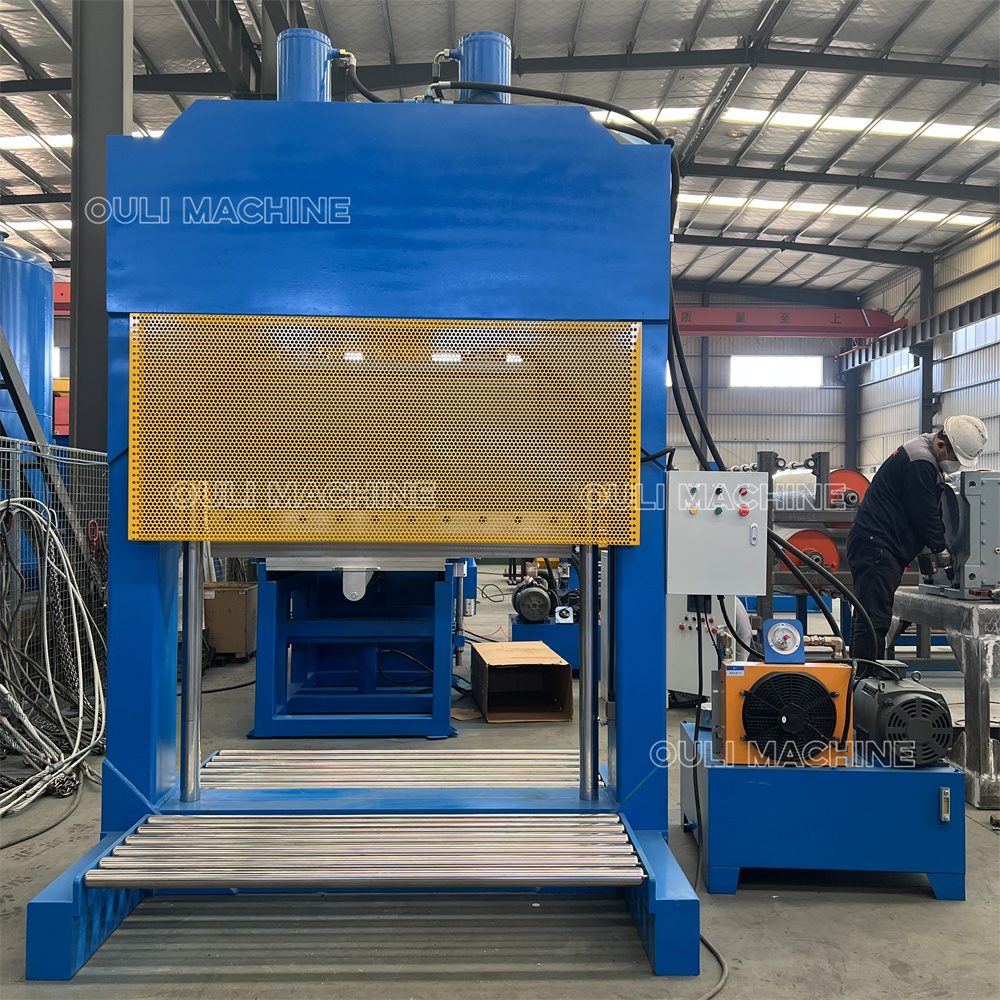 Machine de découpe hydraulique