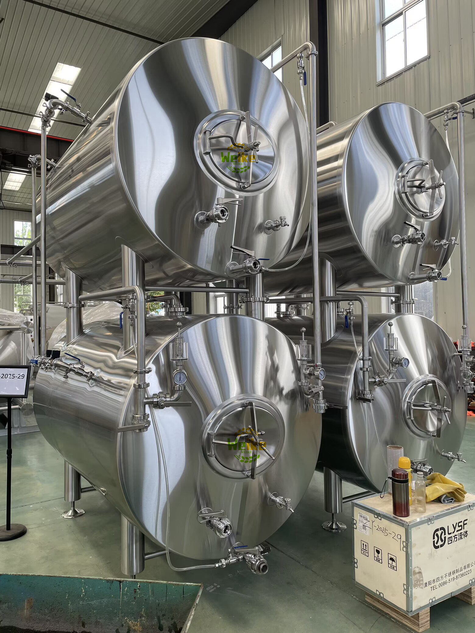 Stapelbarer horizontaler Hellbier-Tank