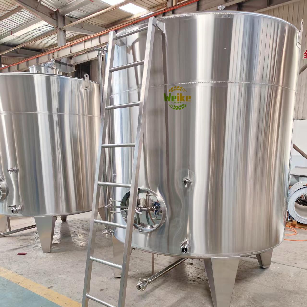 Maßgeschneiderte Spirituosenlager- und Gärtanks für Brennereien