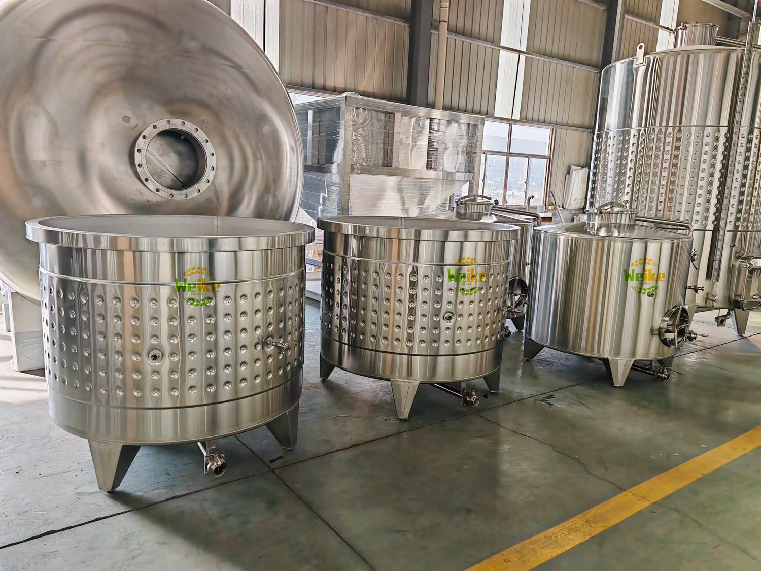 Serbatoi per vino a capacità variabile per la produzione di vini pregiati