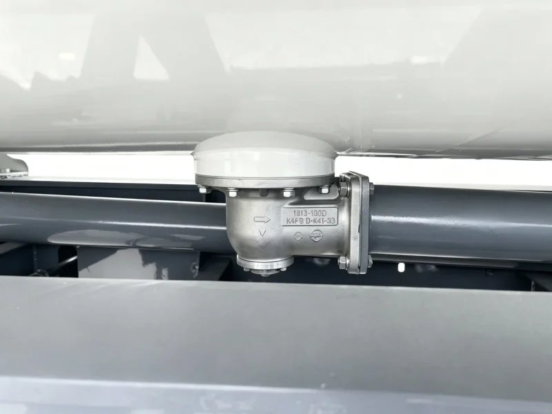 3-Achs-45000L-Kraftstofftankauflieger mit geradem Träger in geteilter Ausführung