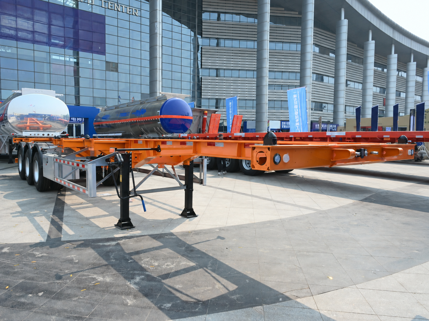 40-ft-3-Achs-Skelettauflieger