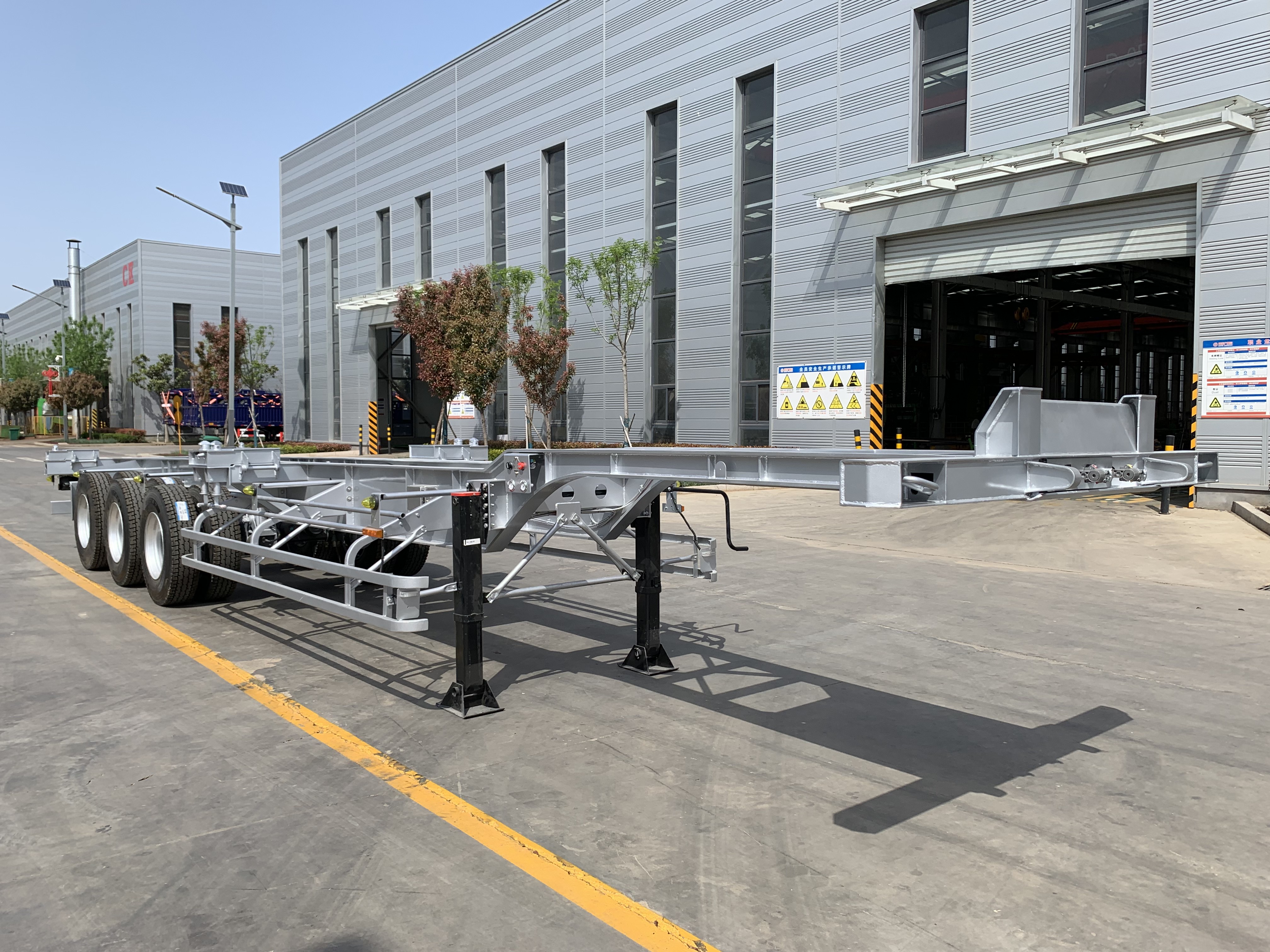 45ft 3-Achs-Containerchassis-Sattelauflieger mit Schwanenhals